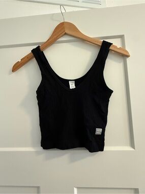 Cream Yoga Black Ribbed Scoop Tank
